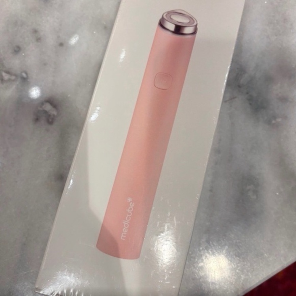 Pink Medicube Mini Booster Pro